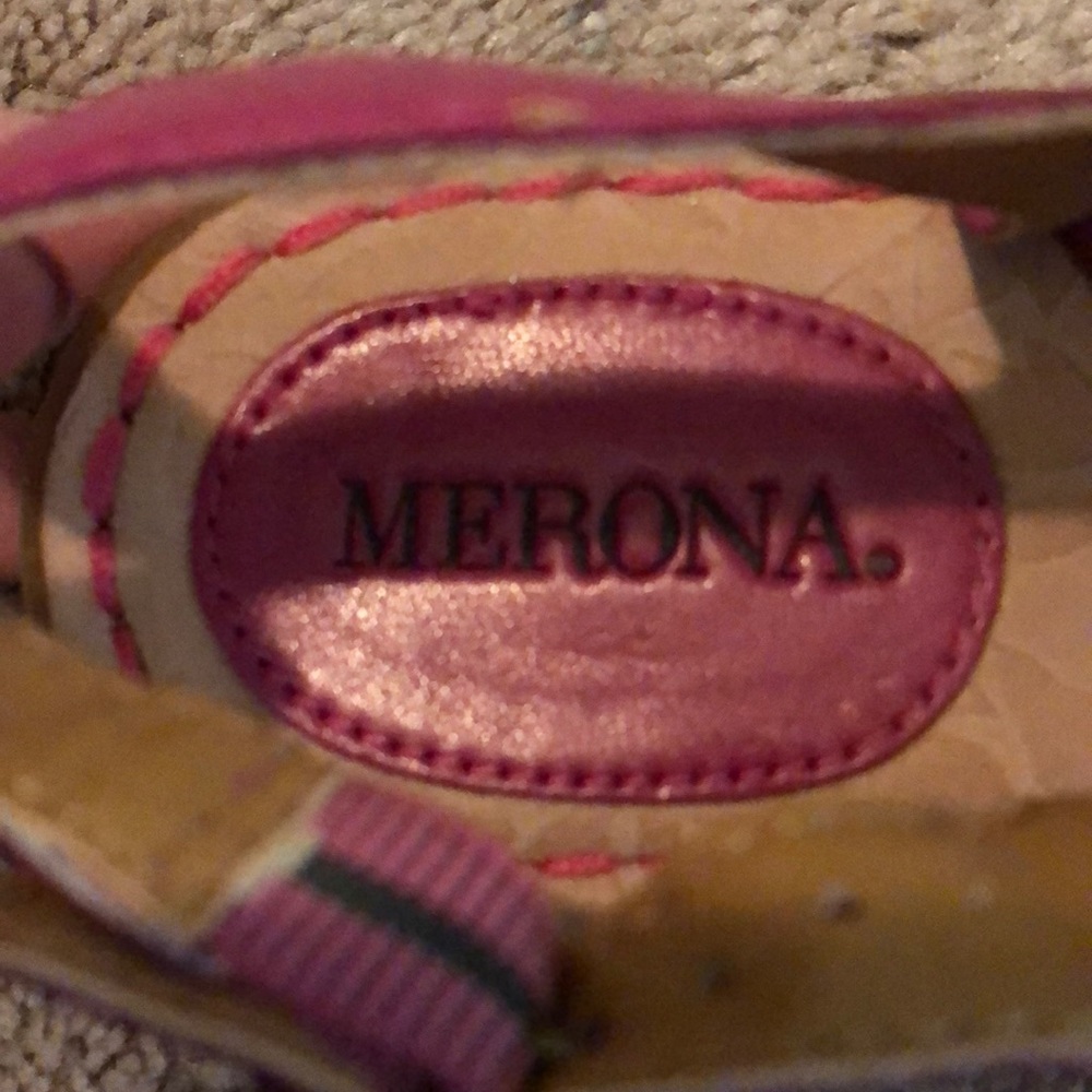 Sandals - Picture 3 of 4